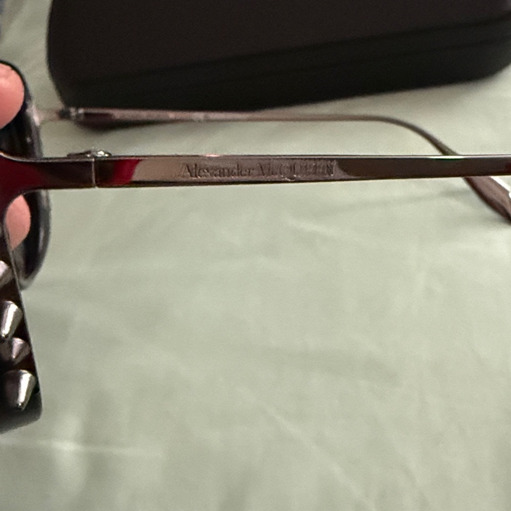 Alexander McQueen Dark Sunglasses with Studded Sides - Picture 4 of 8